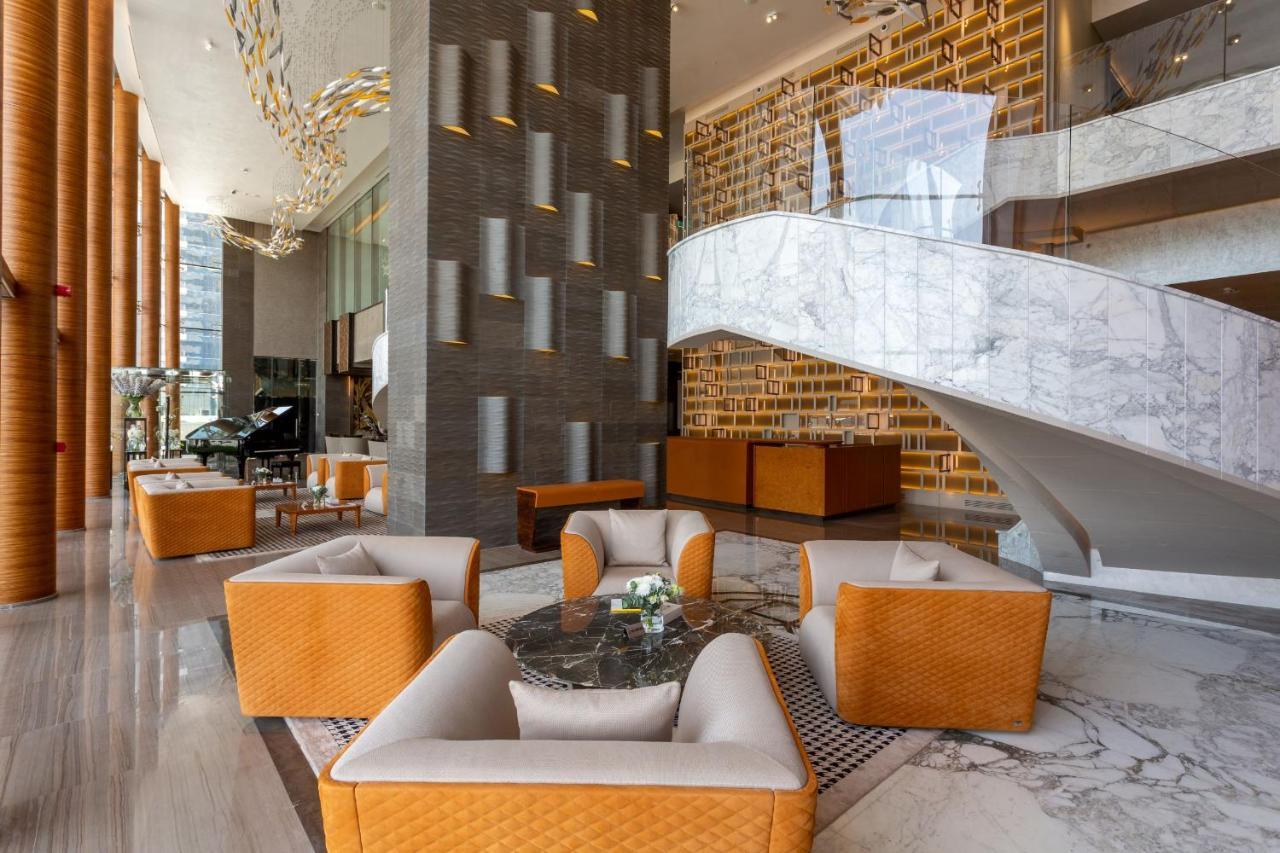 The Bentley Luxury Hotel & Suites Doha Exterior foto The lobby of the hotel