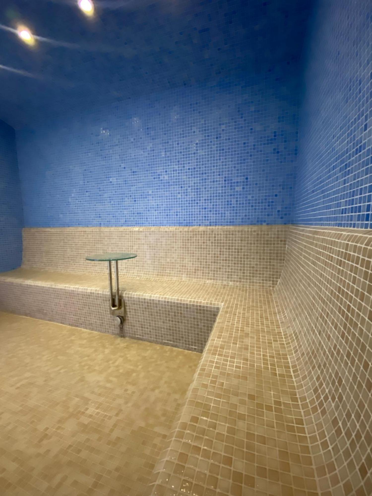 The Bentley Luxury Hotel & Suites Doha Exterior foto A Turkish bath